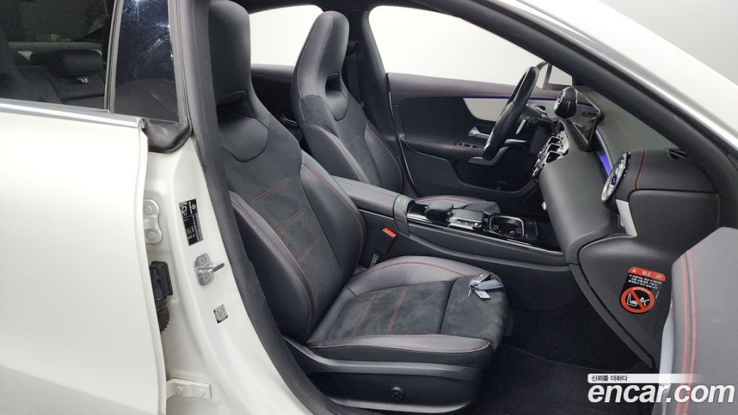 Mercedes-Benz CLA-Class CLA250 4MATIC, 2023