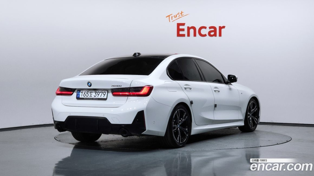 BMW 3-Series 320i M Sport, 2023