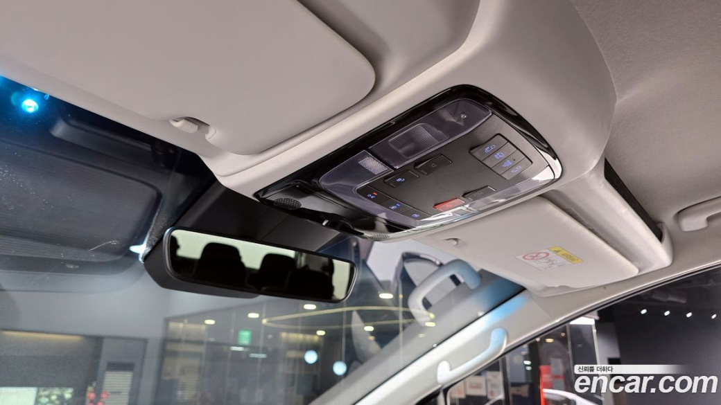 Hyundai Staria 4WD Tourer 9-Seater, 2023