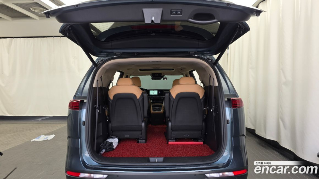 Kia Carnival 9-Seater Signature, 2023