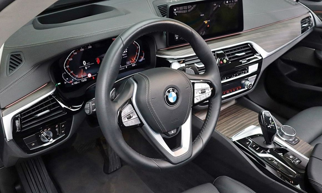 BMW Gran Turismo 630i xDrive Luxury, 2023