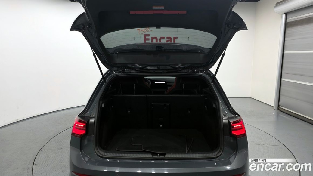 Volkswagen Golf 2.0 GTI, 2023