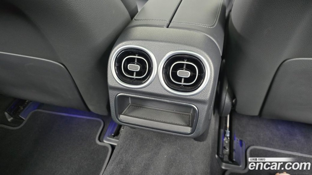 Mercedes-Benz C-Class C200 AMG Line, 2024