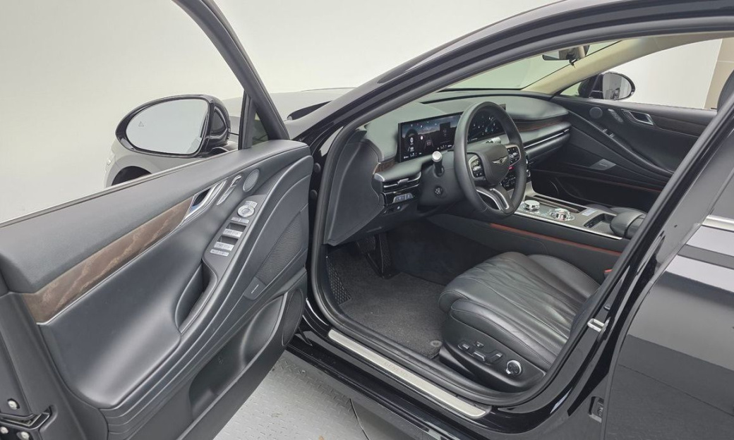 Genesis G80 Gasoline 2.5 Turbo AWD, 2025