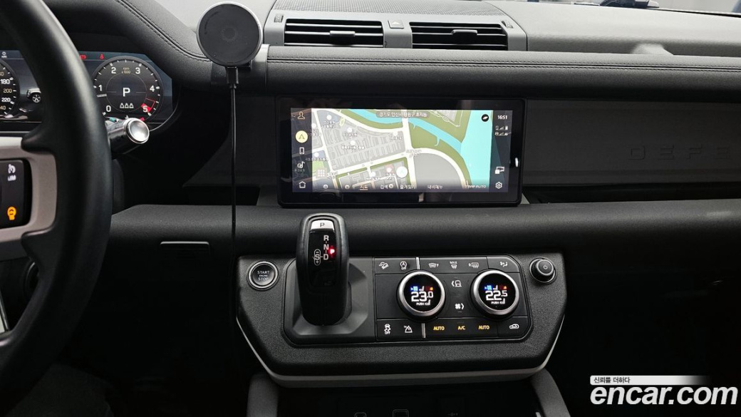 Land Rover Defender 90 D250 SE, 2022