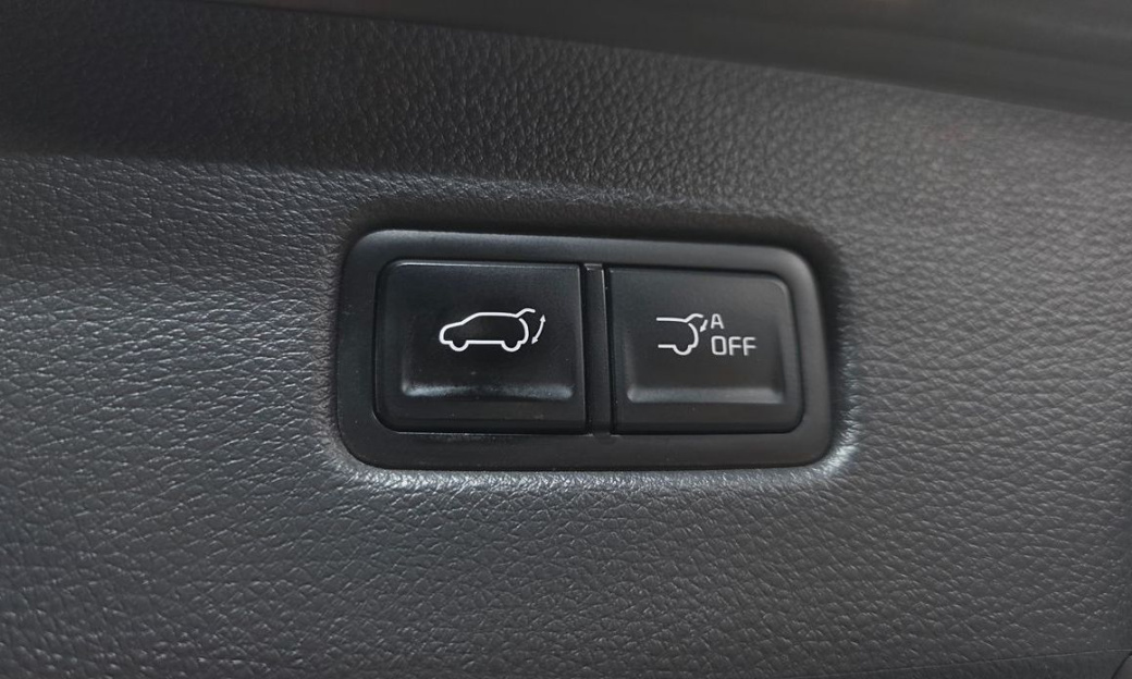 Kia Carnival 9-Seater Noblesse, 2023