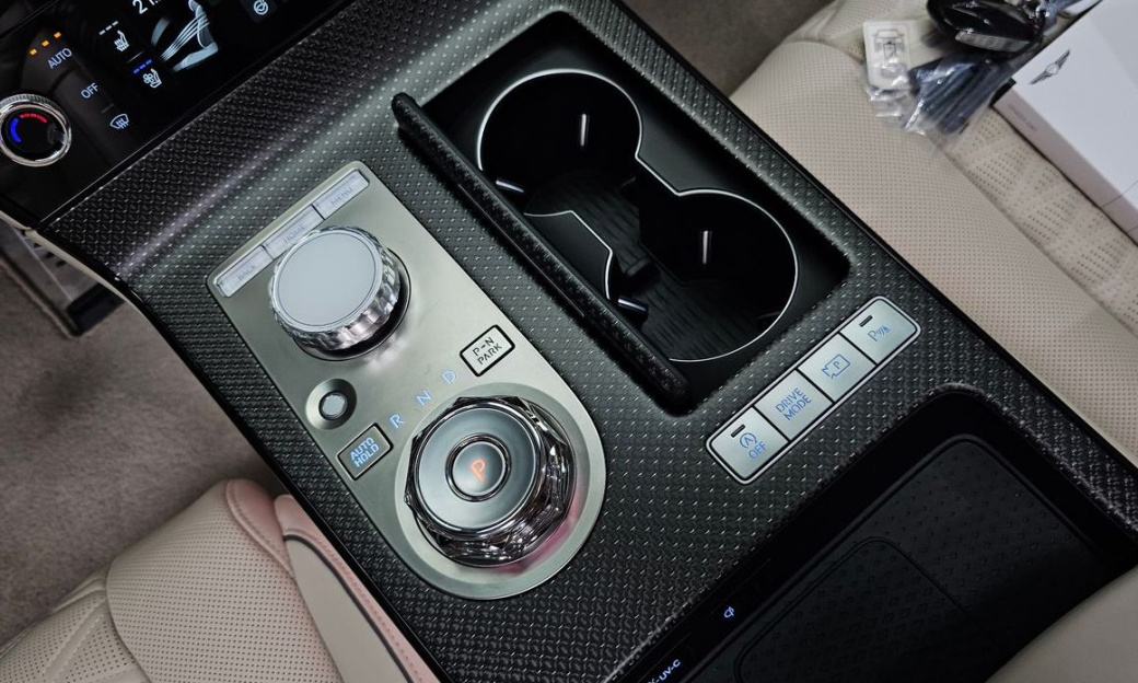 Genesis G80 Gasoline 2.5 Turbo AWD, 2025
