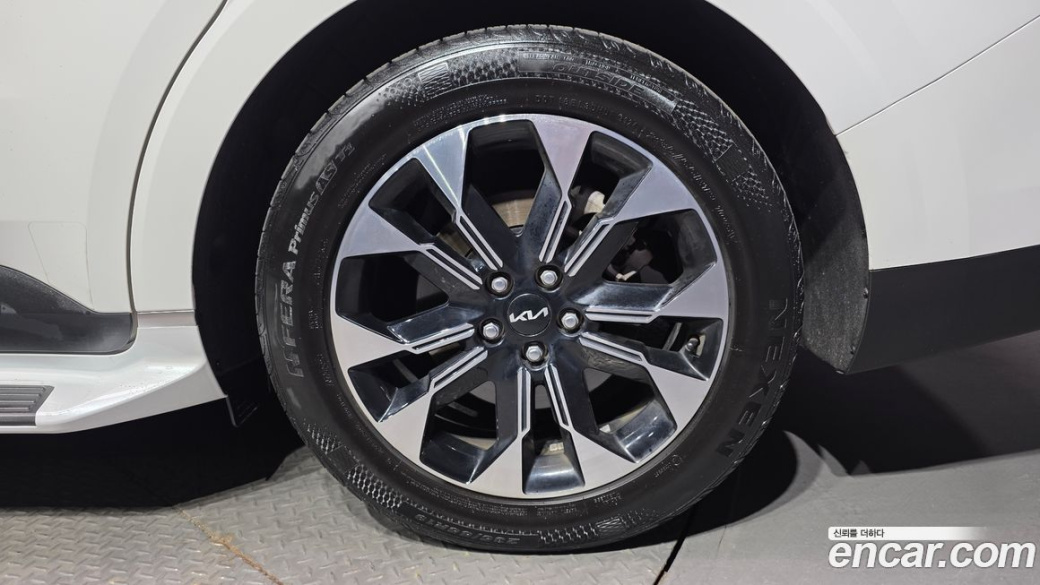 Kia Carnival 9-Seater Signature, 2023