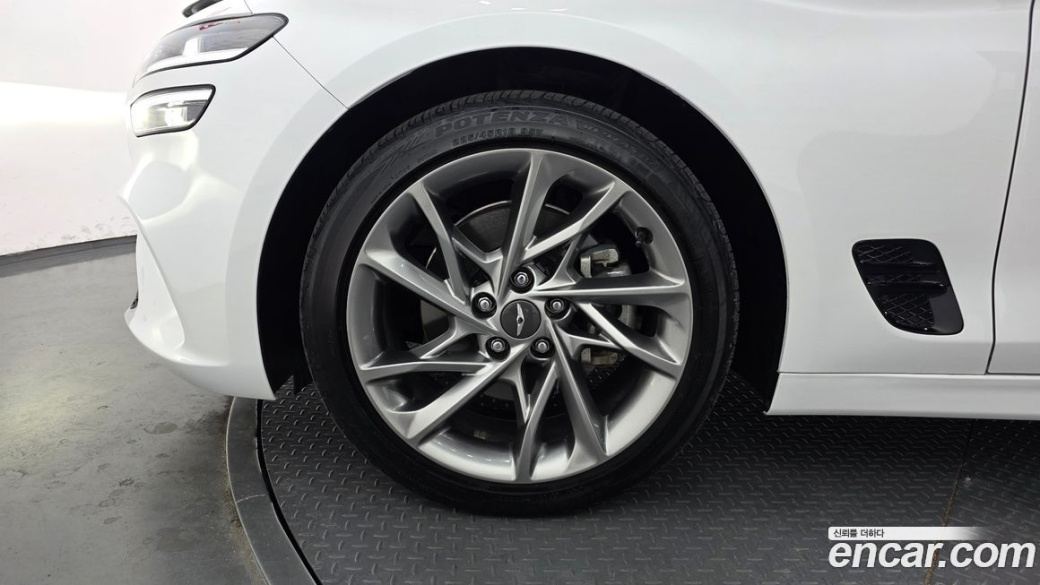 Genesis G70 Gasoline 2.0T 2WD, 2021