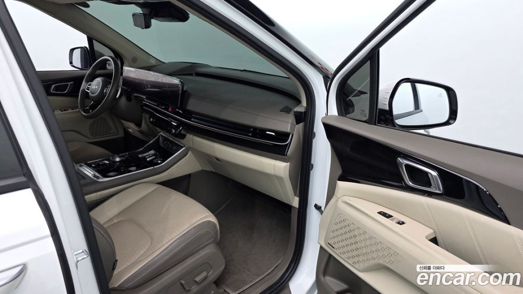 Kia Carnival 9-Seater Hi Limousine, 2024