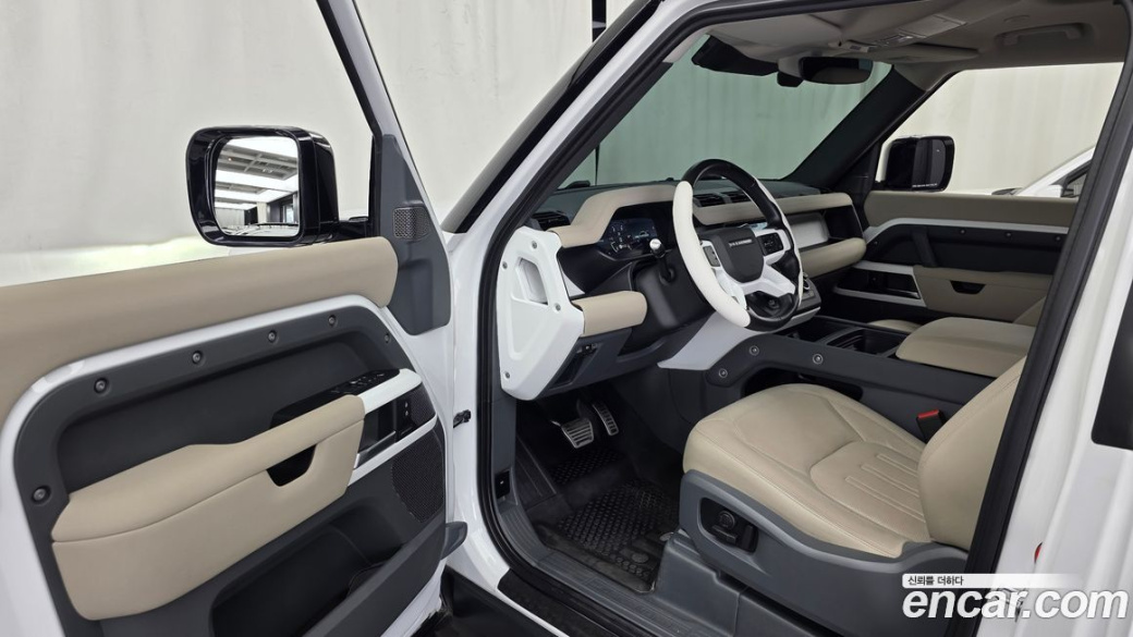 Land Rover Defender 90 D250 SE, 2022