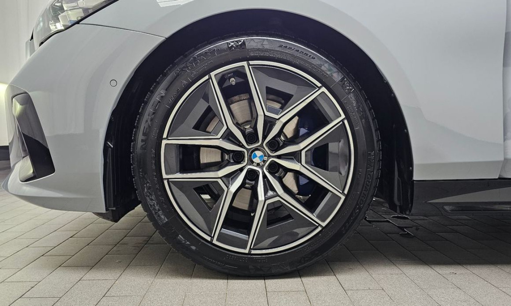 BMW 5-Series 520i M Sport, 2024