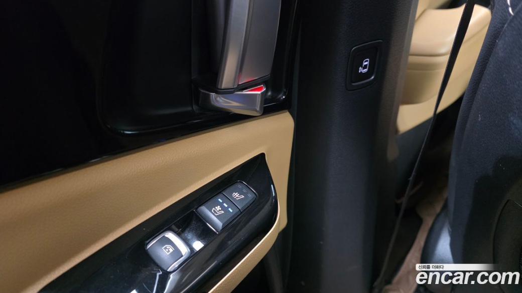 Kia Carnival 7-Seater Outdoor, 2022