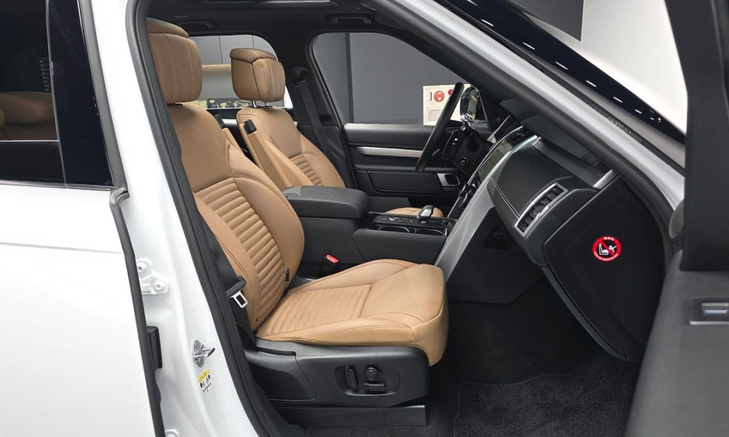 Land Rover Discovery P360 Dynamic HSE, 2024