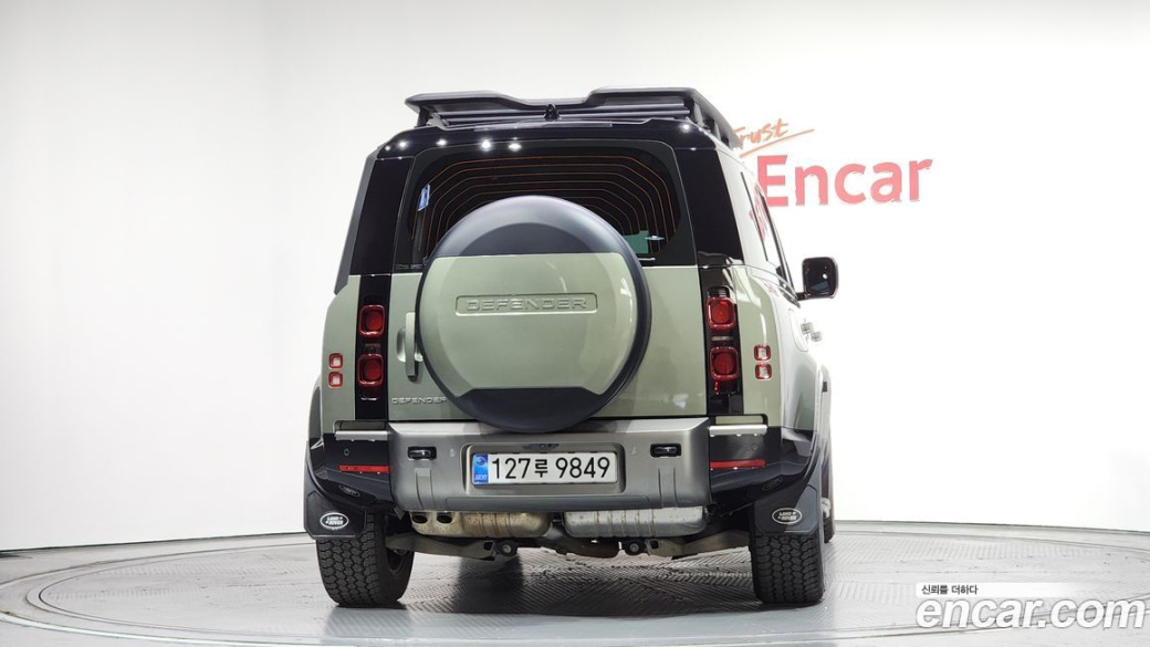 Land Rover Defender 110 D250 X-Dynamic SE, 2025
