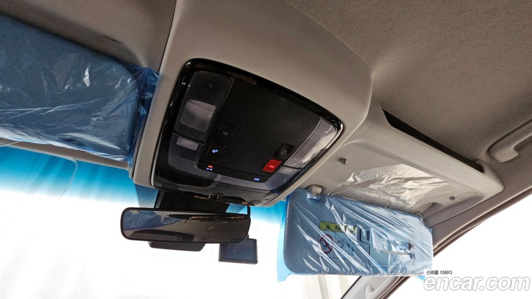 Hyundai Staria 4WD Tourer 9-Seater, 2023