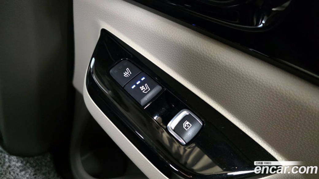 Kia Carnival 9-Seater Hi-Limousine, 2021