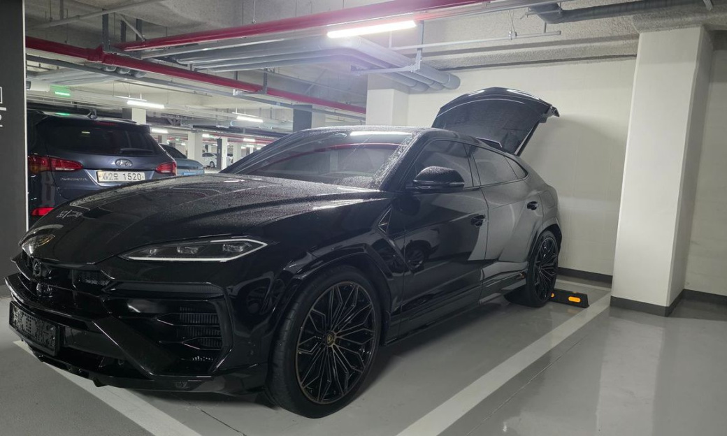 Lamborghini Urus 4.0 V8 SE, 2026