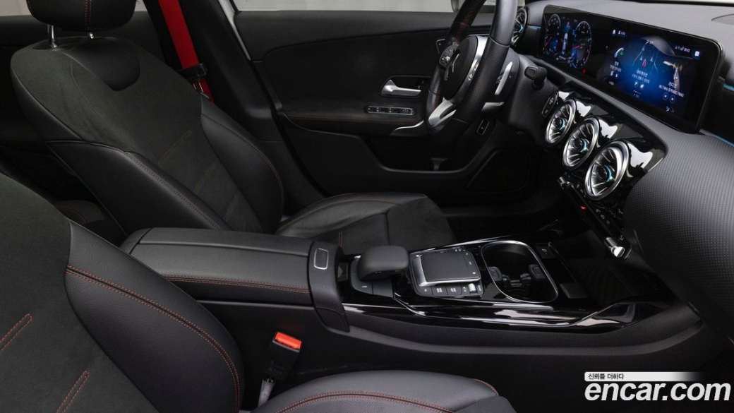 Mercedes-Benz A-Class AMG A35 4MATIC Sedan, 2021