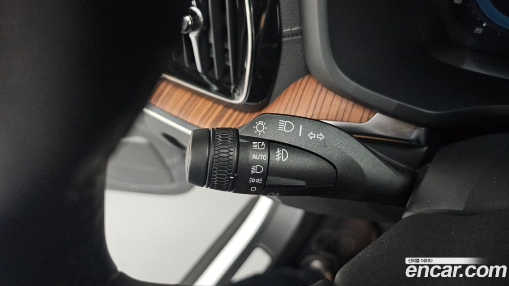 Volvo V60 B5 Ultimate AWD, 2024