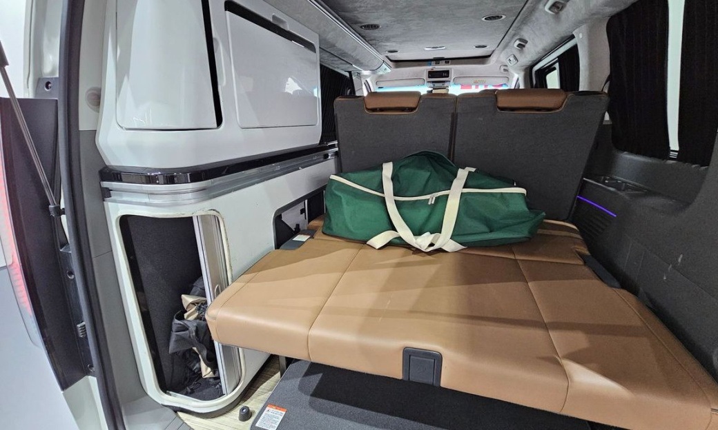 Hyundai Staria 2WD Camping Car, 2024