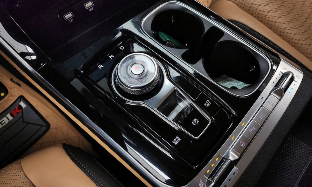 Kia Carnival 7-Seater Signature, 2022