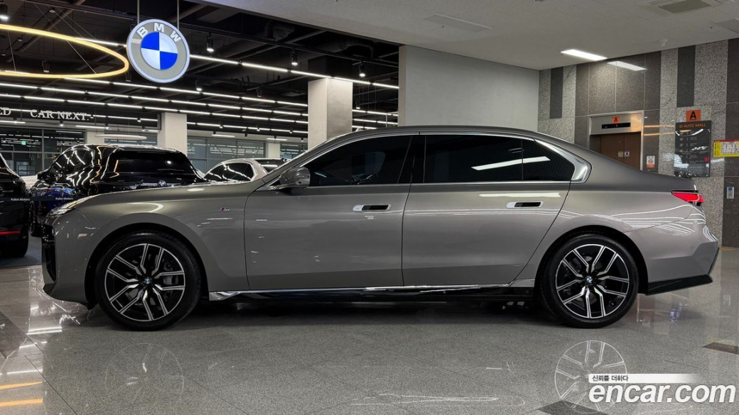BMW 7-Series 740i xDrive M Sport, 2024
