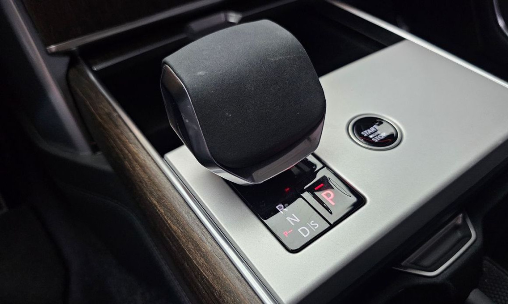 Land Rover Range Rover P530 Autobiography, 2024