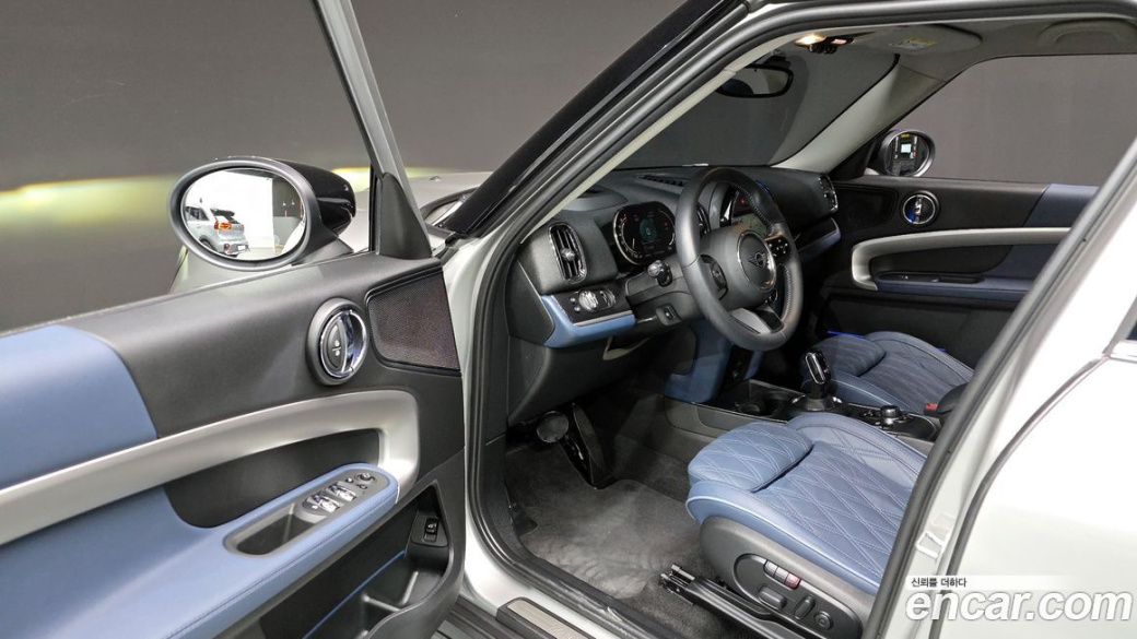 Mini Countryman ALL4 Classic Launch Pack, 2023
