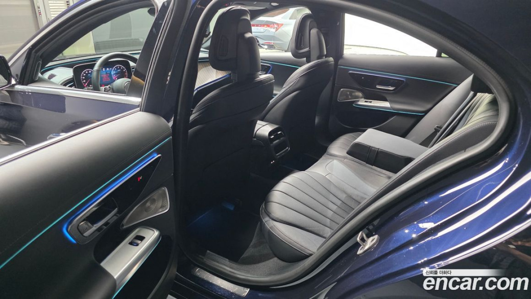 Mercedes-Benz E-Class E300 4MATIC Exclusive, 2024
