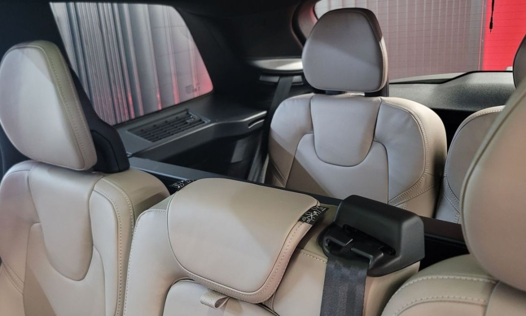 Volvo XC90 B6 Ultra Dark, 2026
