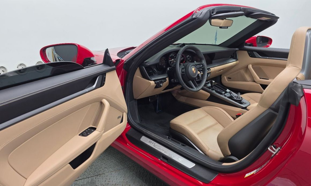 Porsche 911 Carrera 4S Cabriolet, 2024