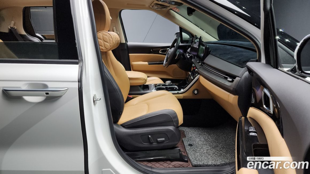 Kia Carnival 9-Seater Signature, 2023