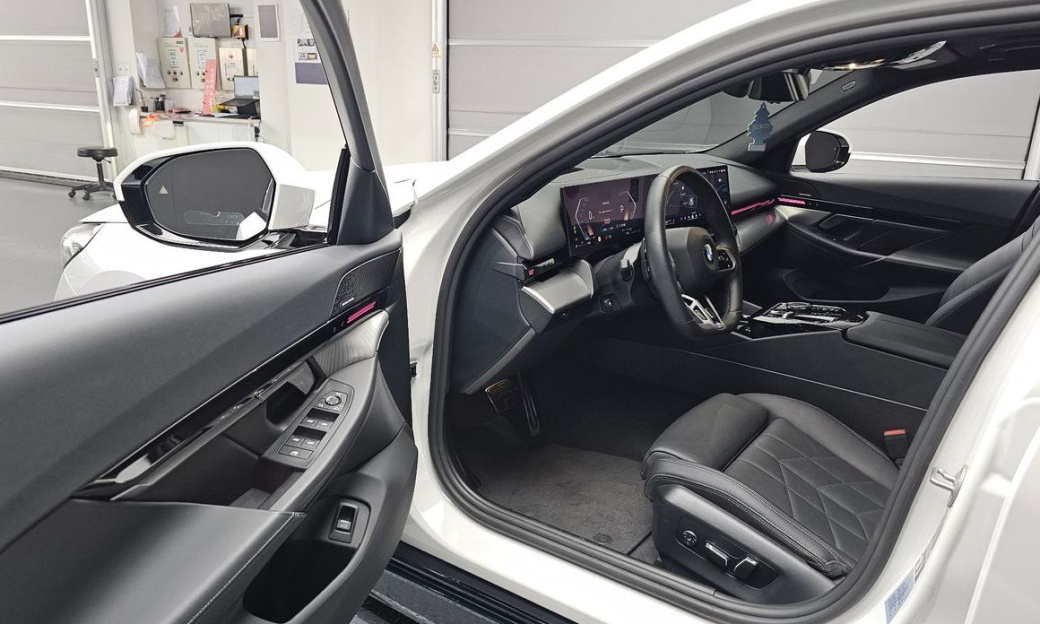 BMW 5-Series 520i M Sport, 2024