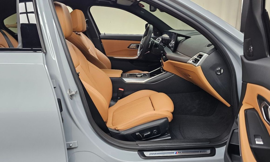 BMW 3-Series 320i M Sport, 2025