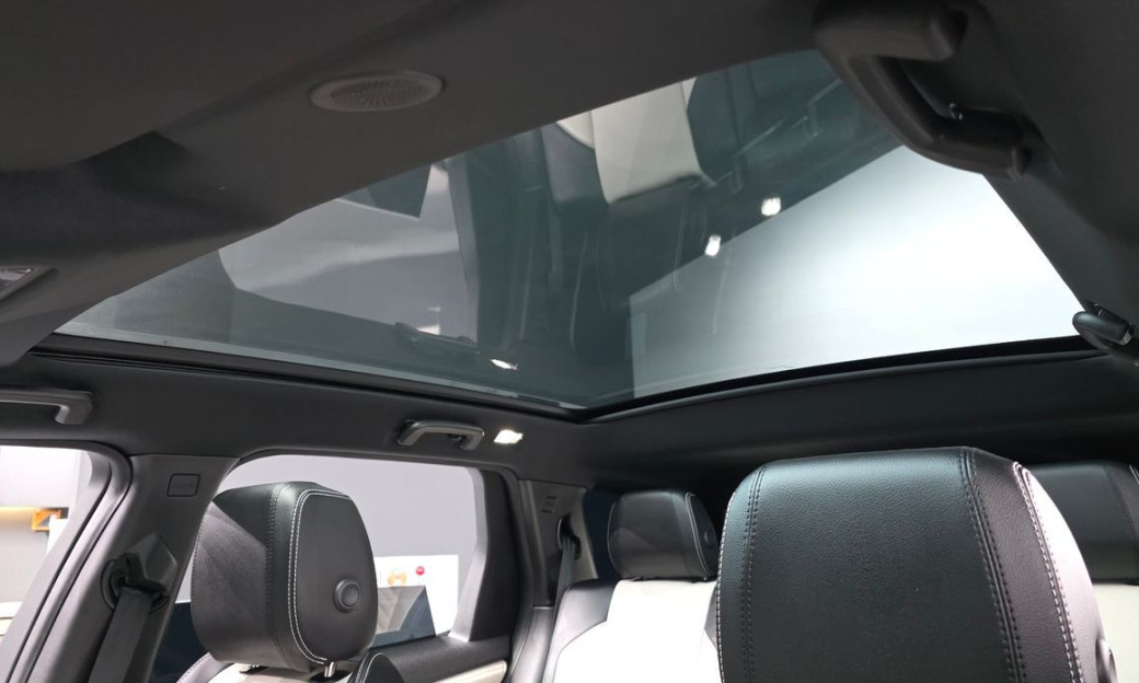 Land Rover Discovery Sport P250 Dynamic SE, 2025