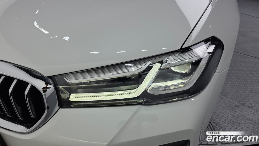 BMW 5-Series 520i M Sport, 2023