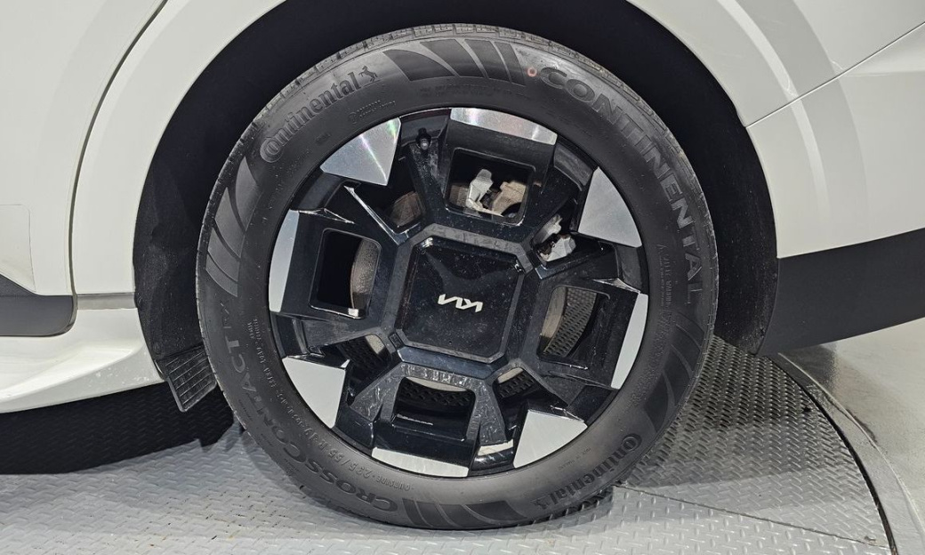 Kia Carnival 7-Seater Signature, 2024