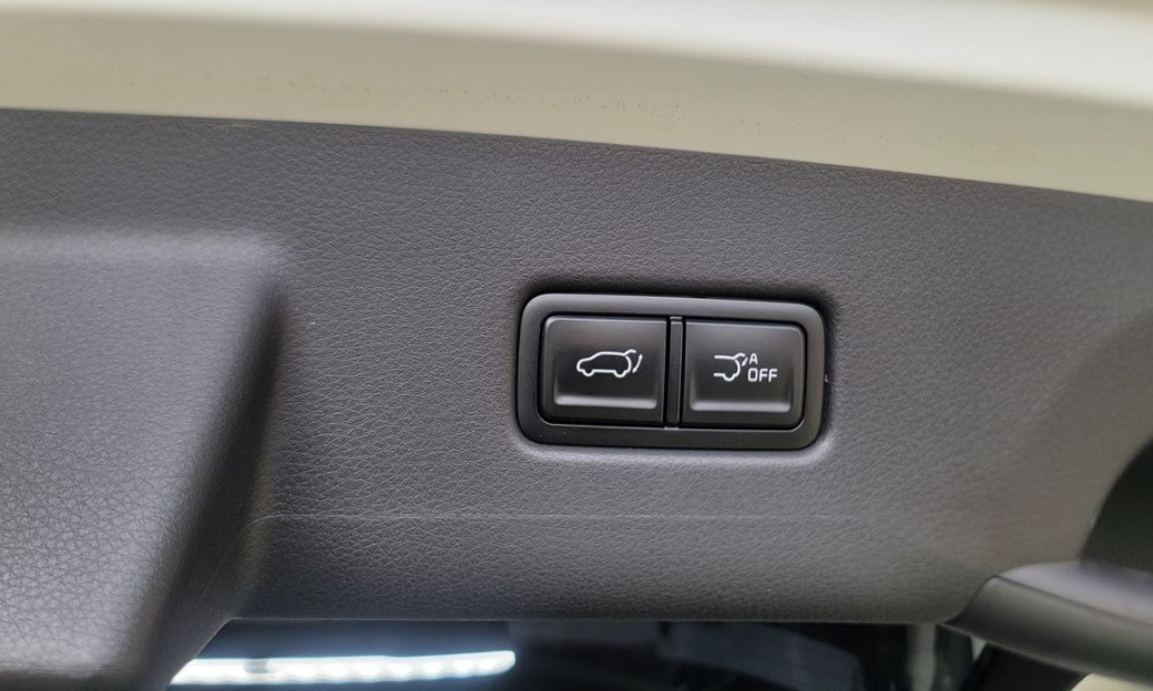 Kia Carnival 9-Seater Gravity, 2025