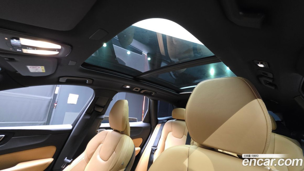 Volvo XC60 B5 Inscription, 2022