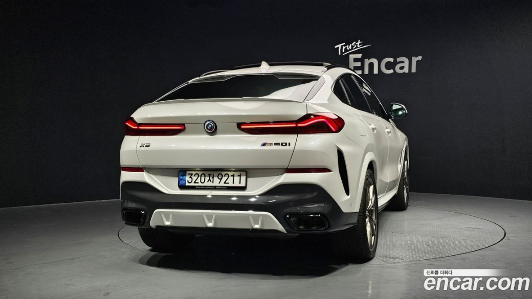 BMW X6 M50i, 2023