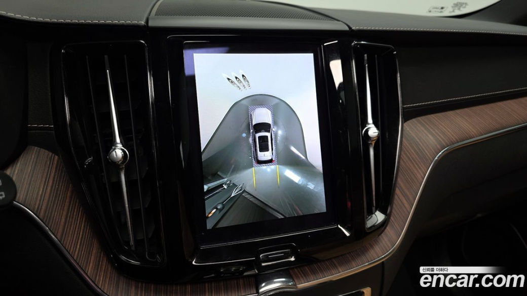Volvo XC60 B5 Inscription, 2022