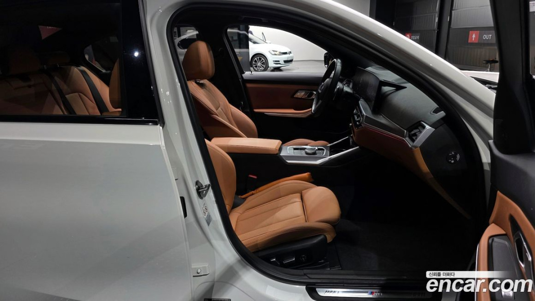 BMW 3-Series 320i M Sport, 2024
