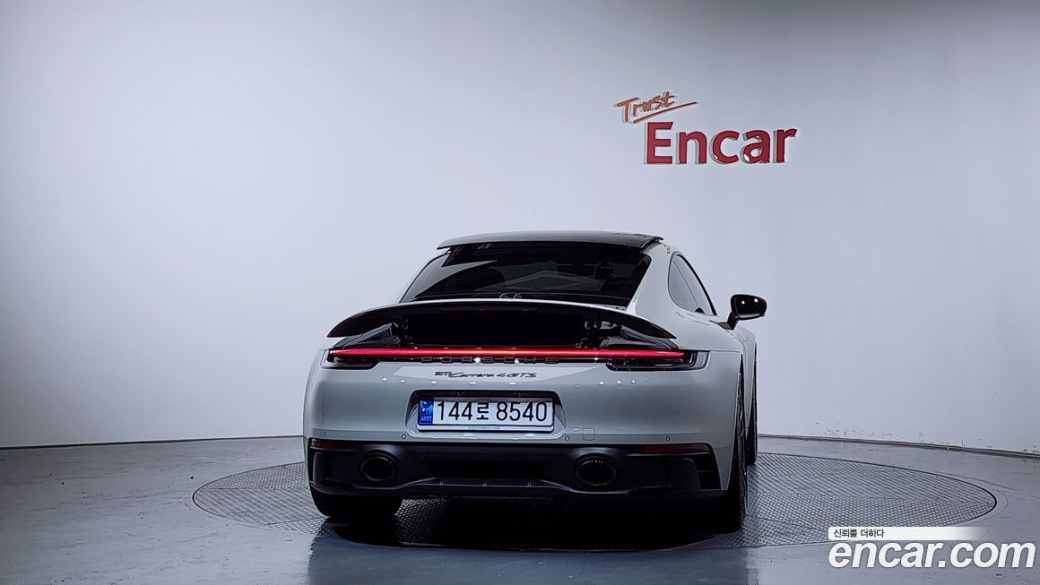 Porsche 911 Carrera 4 GTS, 2023