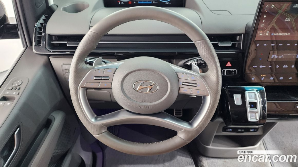 Hyundai Staria 4WD Lounge 7-Seater, 2023
