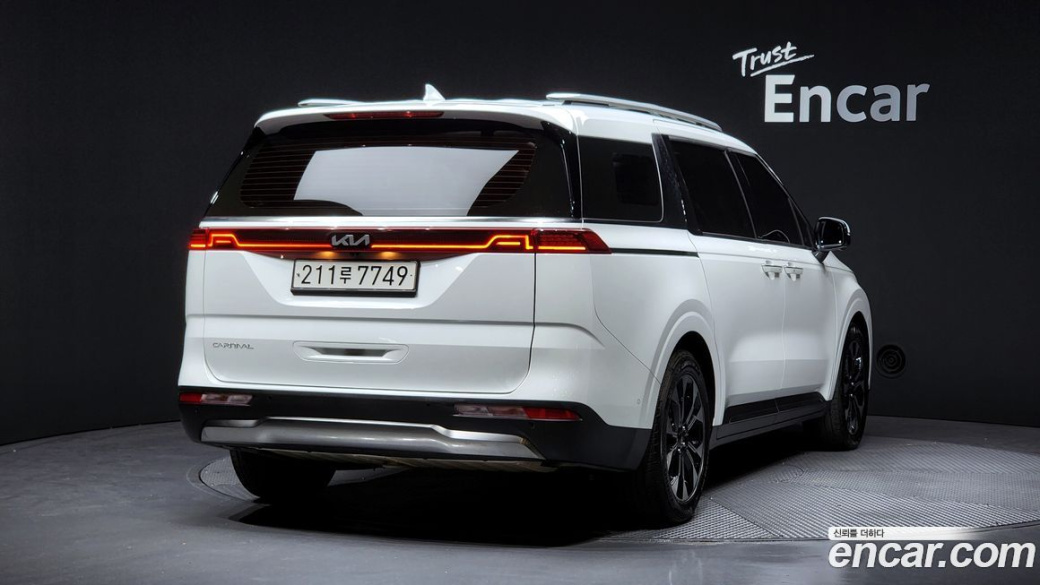 Kia Carnival 7-Seater Signature, 2023