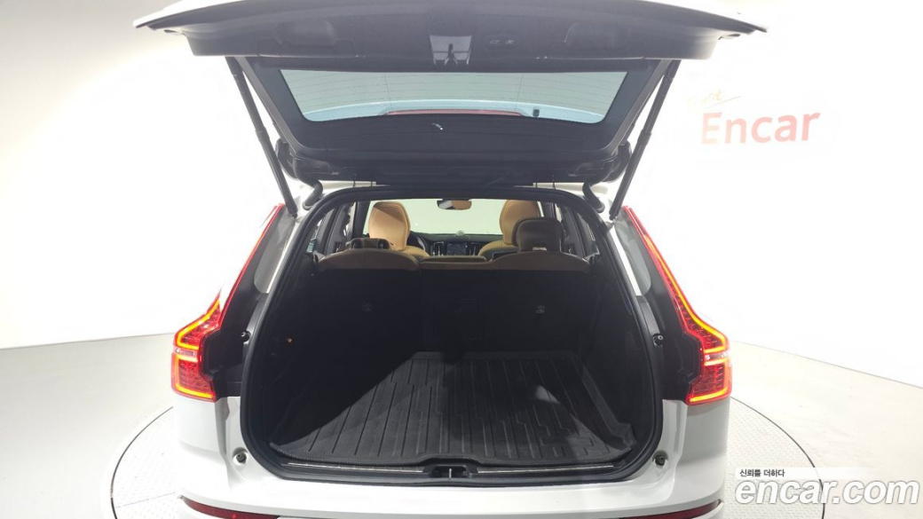 Volvo XC60 B6 Ultimate Bright, 2023