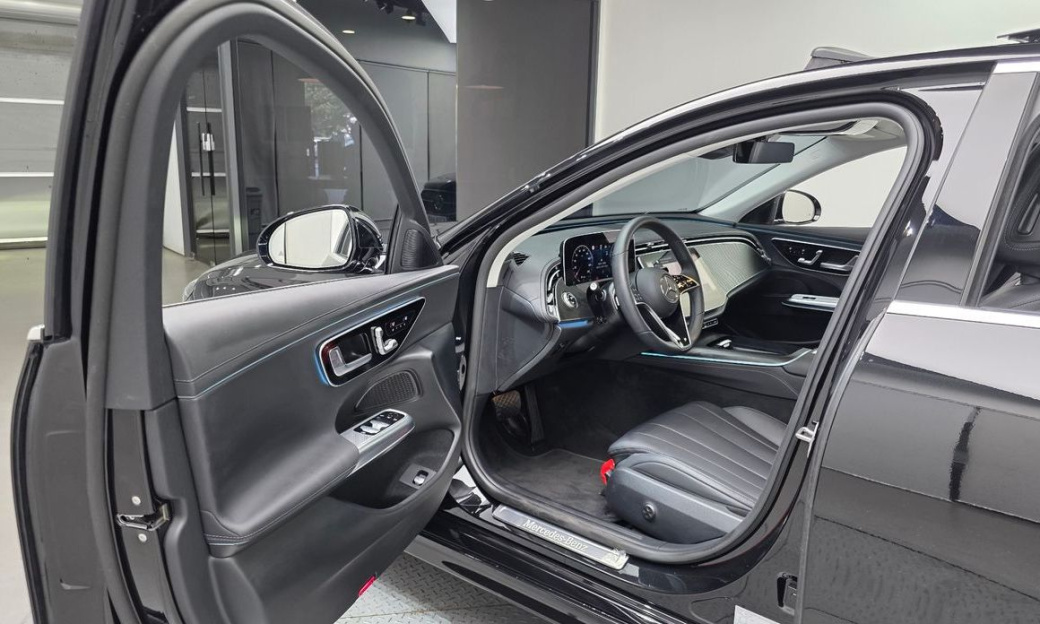 Mercedes-Benz E-Class E200 Avantgarde, 2025