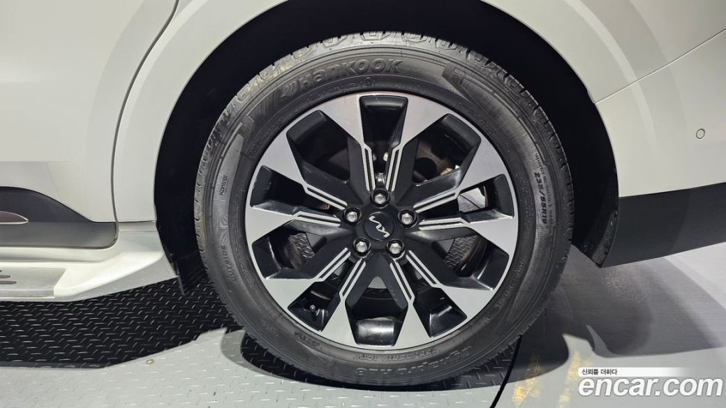 Kia Carnival 7-Seater Signature, 2023