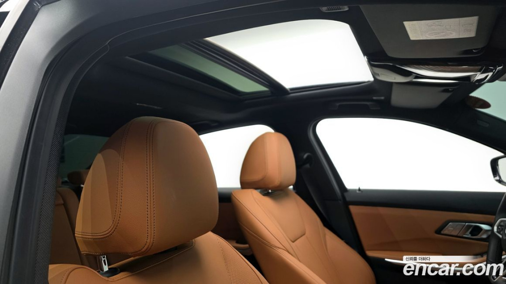 BMW 3-Series 320i M Sport, 2025
